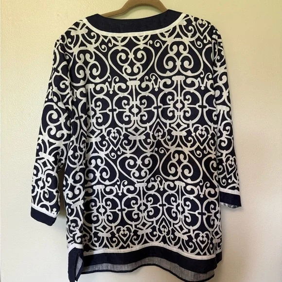 St Tropez West Linen Navy and White Patterned Women's popover top - Picture 2 of 11